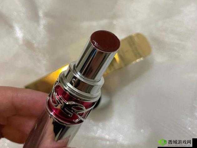 ysl水蜜桃成人：美妆界的独特存在