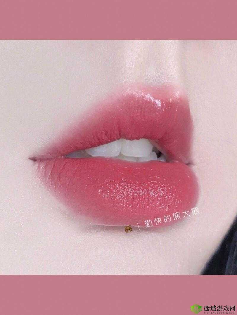 YSL 蜜桃棕调色:打造甜美妆容