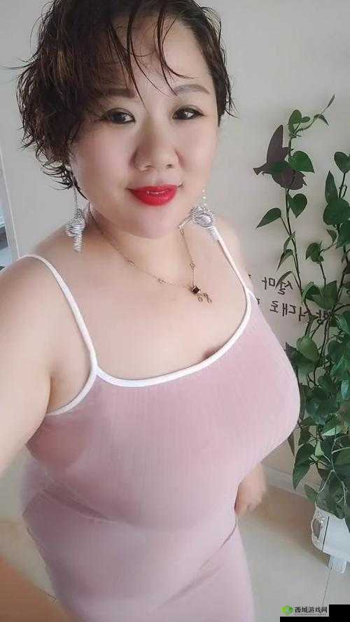 :丰满多毛的大隂户毛茸茸:探索私密之美