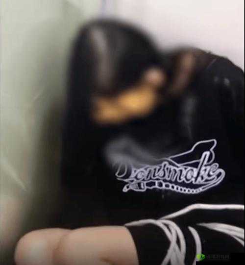 绑架犯用黑色堵塞胶带封口,受害者能否逃脱魔掌?